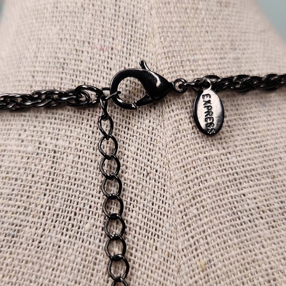 Express Gunmetal Gray Cream Triangle Enamel Geometric Statement Necklace - Picture 3 of 4